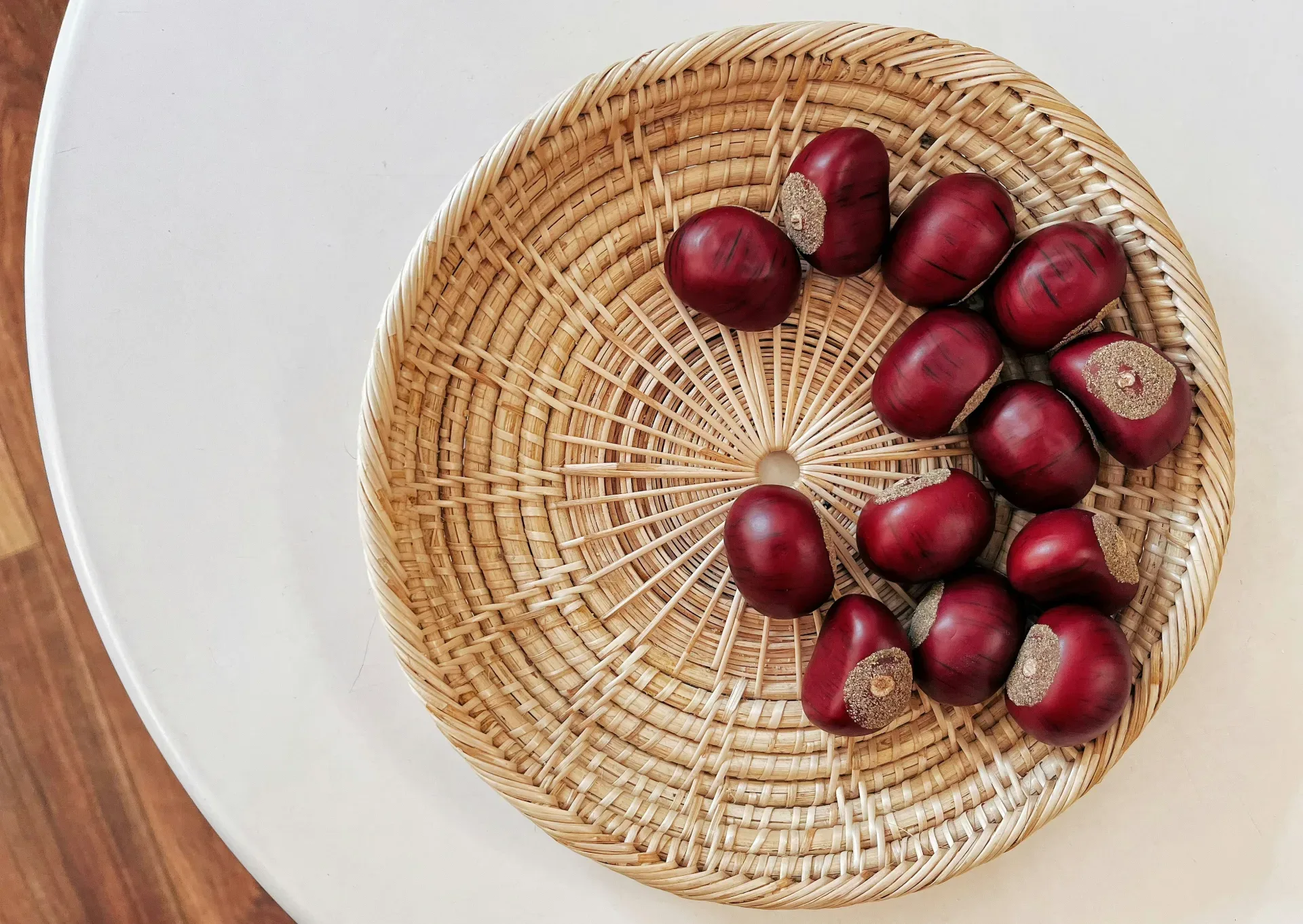 18 Cozy Kitchen Decor Ideas for a Warm Home a bowl of food